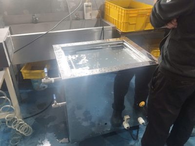Ảnh Hưởng Của Nhiệt Độ Chất Lỏng Đến Hiệu Quả Làm Sạch Trong Máy Rửa Siêu Âm